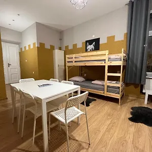  Hostel Girls Polen